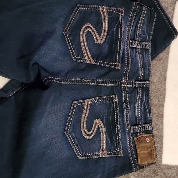Silver Jeans - Picture 2 of 10